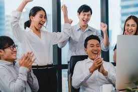Động lực làm việc là gì? Cách tạo động lực hiệu quả trong công việc