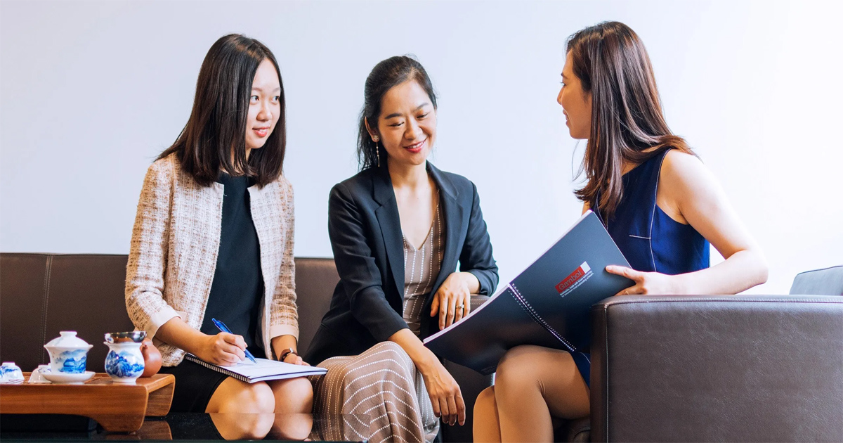 Associate là một vị trí công việc trong nghề nghiệp