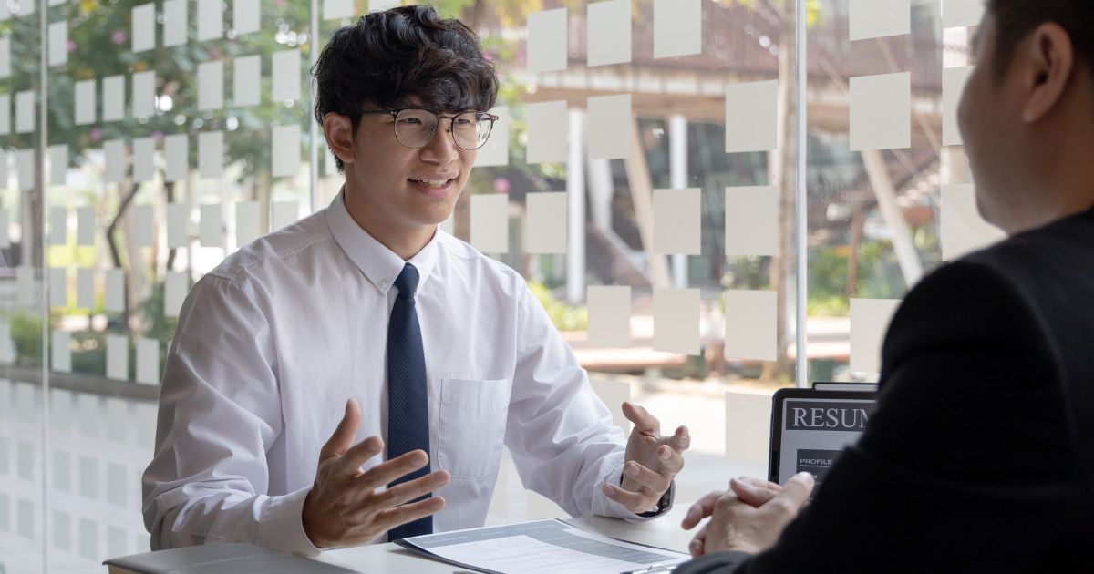 Recruitment Specialist là người chịu trách nhiệm chính trong việc tổ chức các hoạt động tuyển dụng