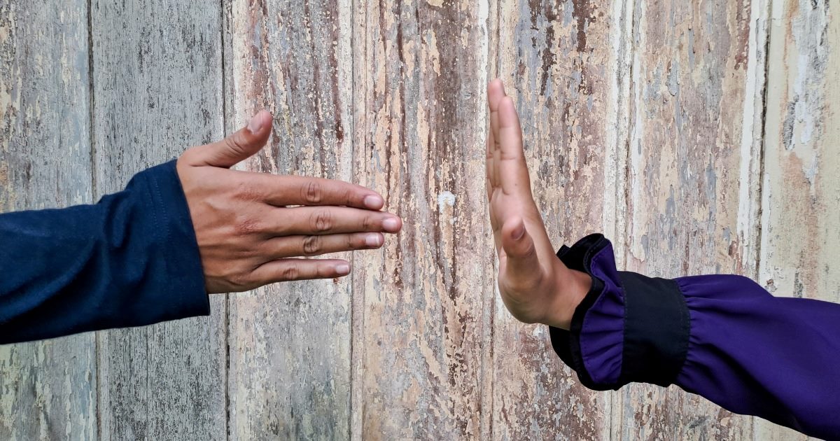 Hãy kèm theo sự giải thích cho sự từ chối