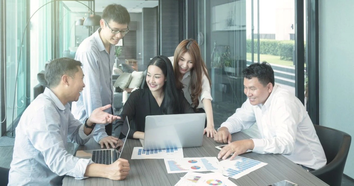 Một phó giám đốc tốt kỹ năng giao tiếp và giải quyết vấn đề tốt